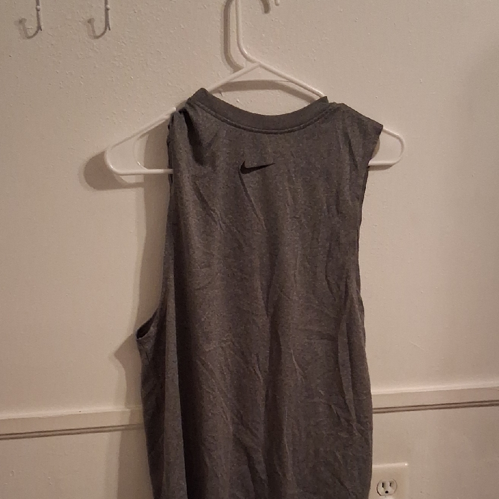 Nike - Picture 2 of 2